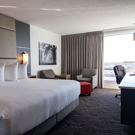Carriage House Hotel And Conference Centre YYC Exterior foto