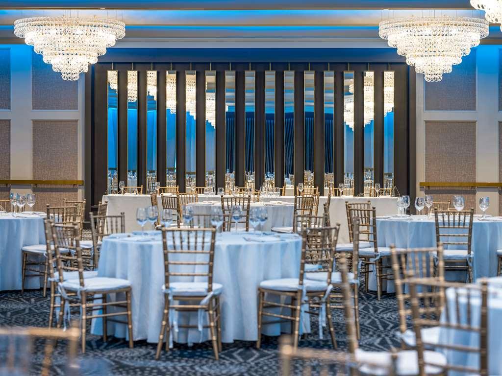 Carriage House Hotel And Conference Centre YYC Einrichtungen foto