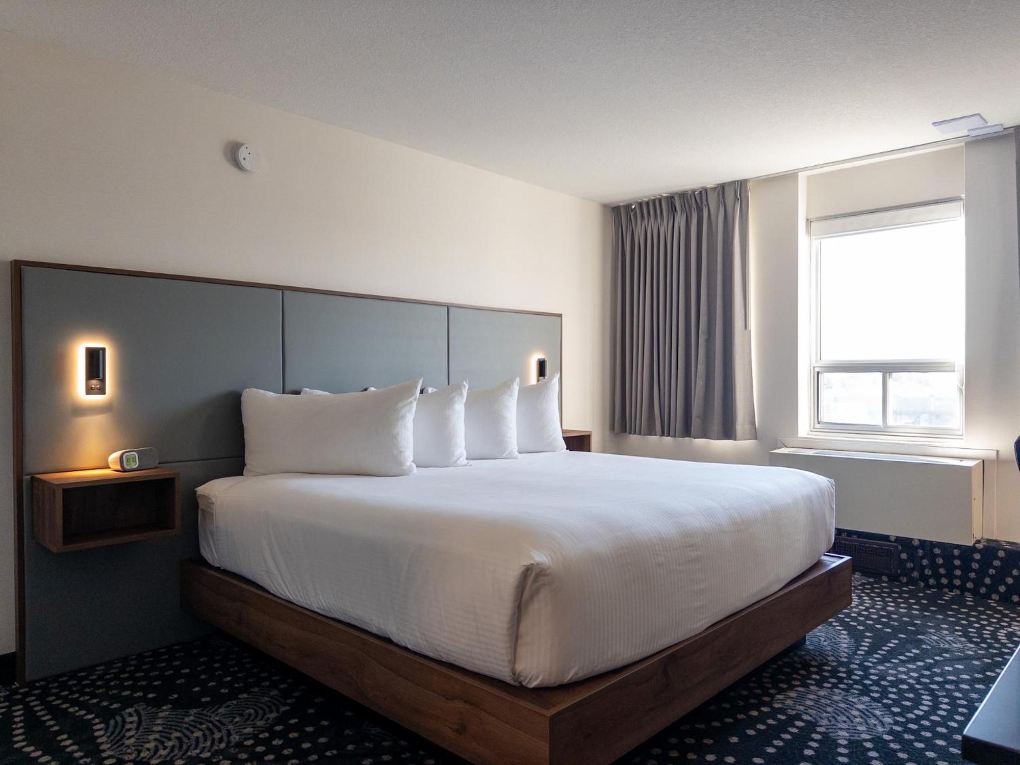 Carriage House Hotel And Conference Centre YYC Exterior foto